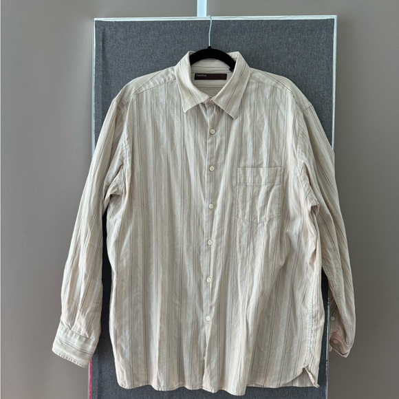 Perry Ellis Button-Up - Picture 2 of 7